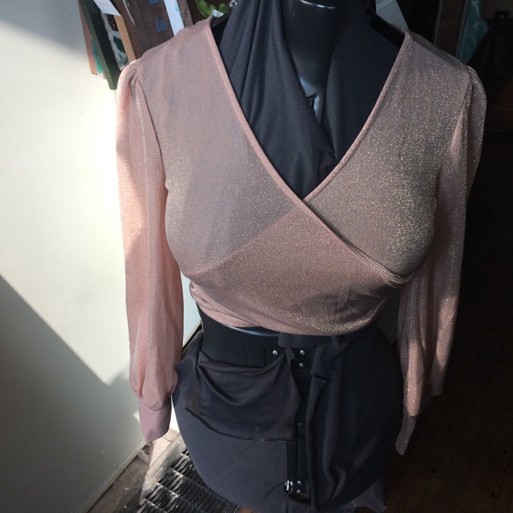 Fashion Nova shimmery pink M cropped crossover bolero